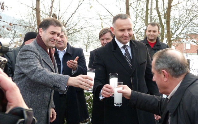 Predsjednik Žurić i minister Ivanović pustili u rad vodovod Gubavač